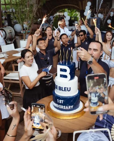 le bleu festive
